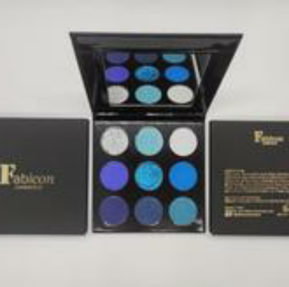 Blue Moon Eyeshadow Palette - Picture 2 of 7